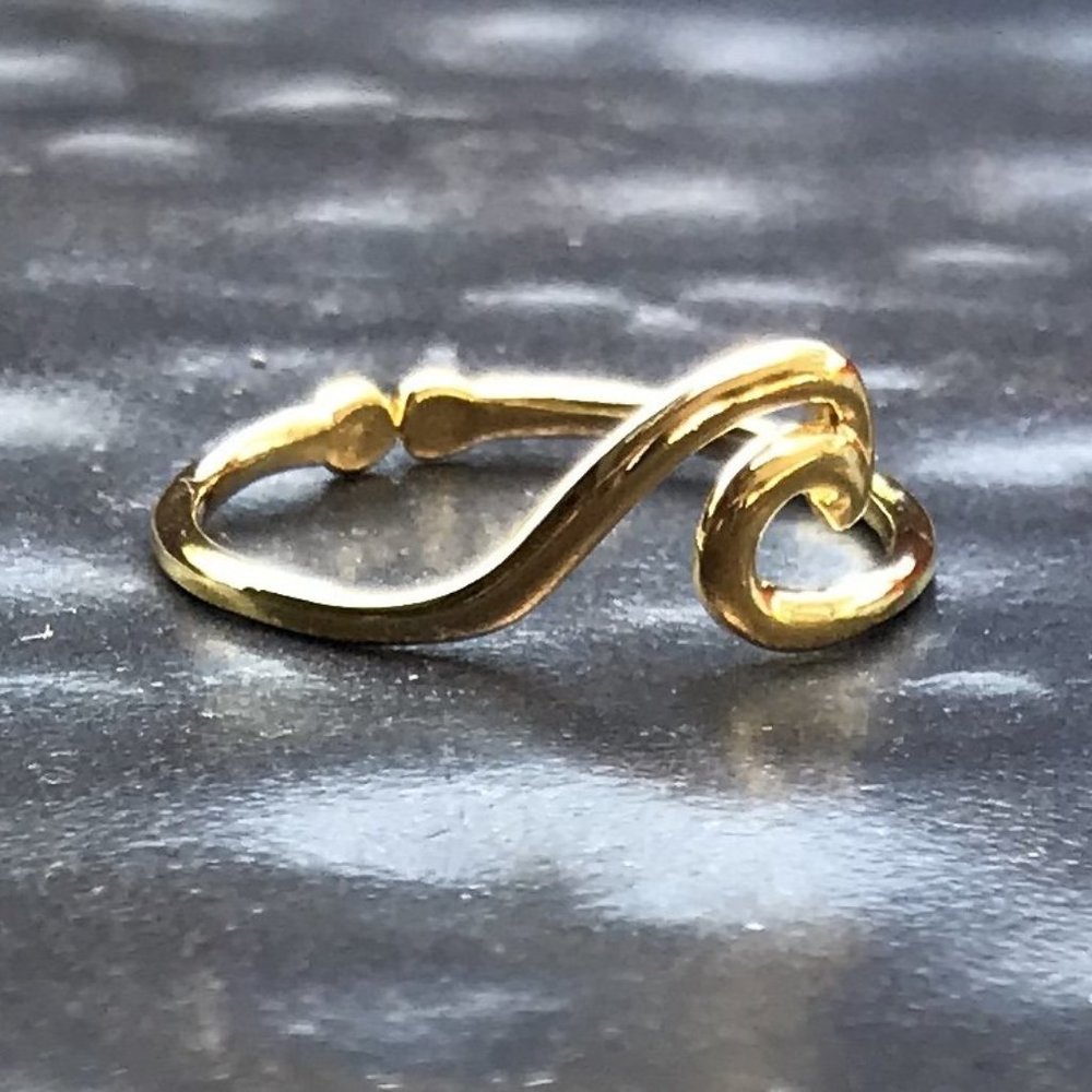 Gold Wave Ring - Style On The Spot